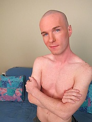 Eli Hastings, 18, is gay and really wants to be on the site with a straight guy
